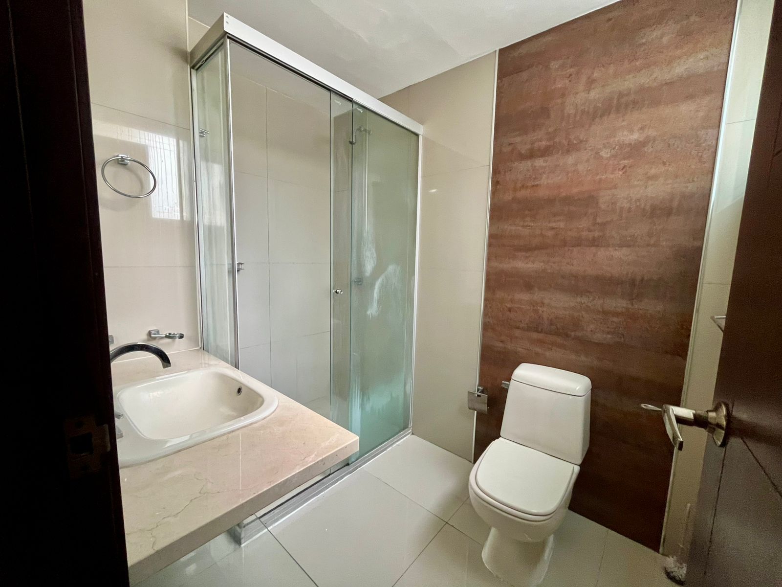 AMPLIO Y ELEGANTE DEPARTAMENTO EN ZONA SUR PARALELO AV. LAS AMERICAS - Photo 16