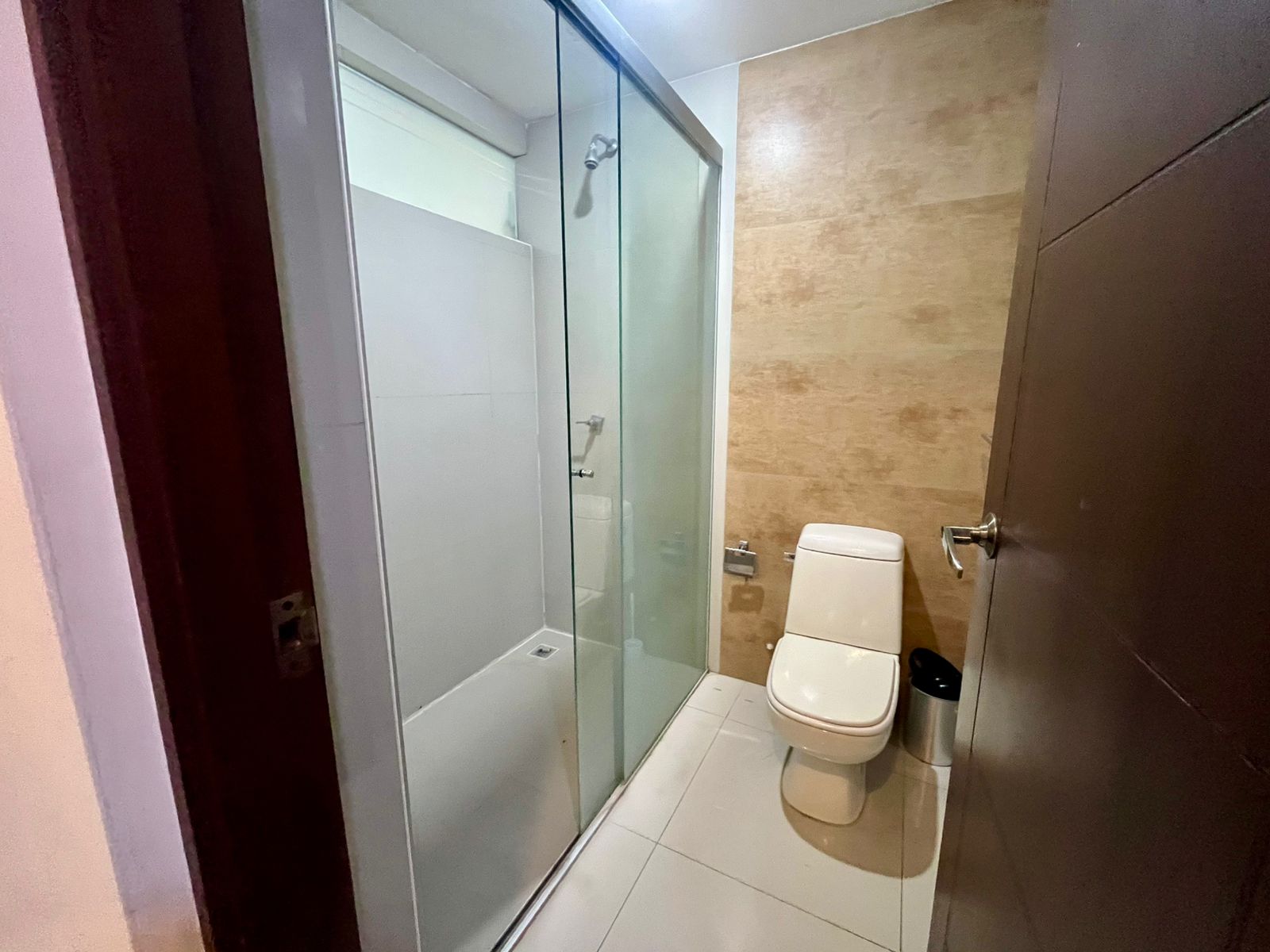 AMPLIO Y ELEGANTE DEPARTAMENTO EN ZONA SUR PARALELO AV. LAS AMERICAS - Photo 20