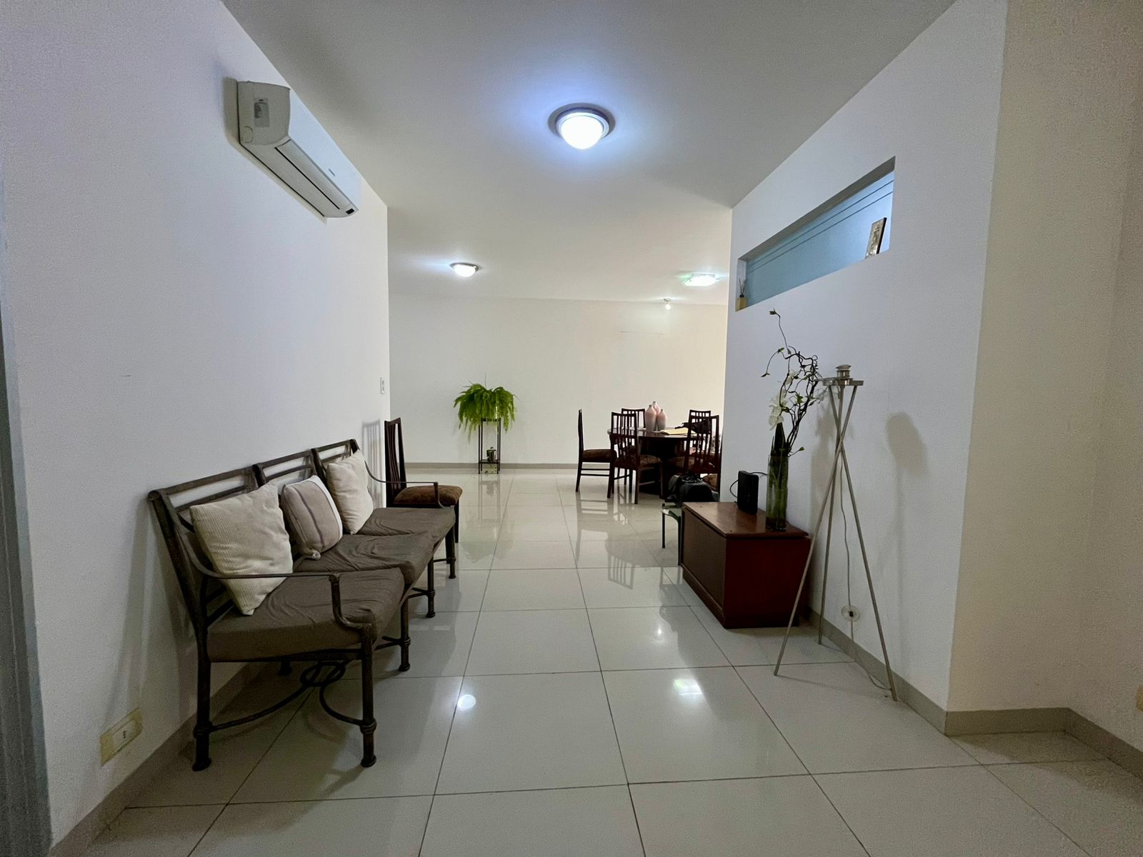 AMPLIO Y ELEGANTE DEPARTAMENTO EN ZONA SUR PARALELO AV. LAS AMERICAS - Photo 5
