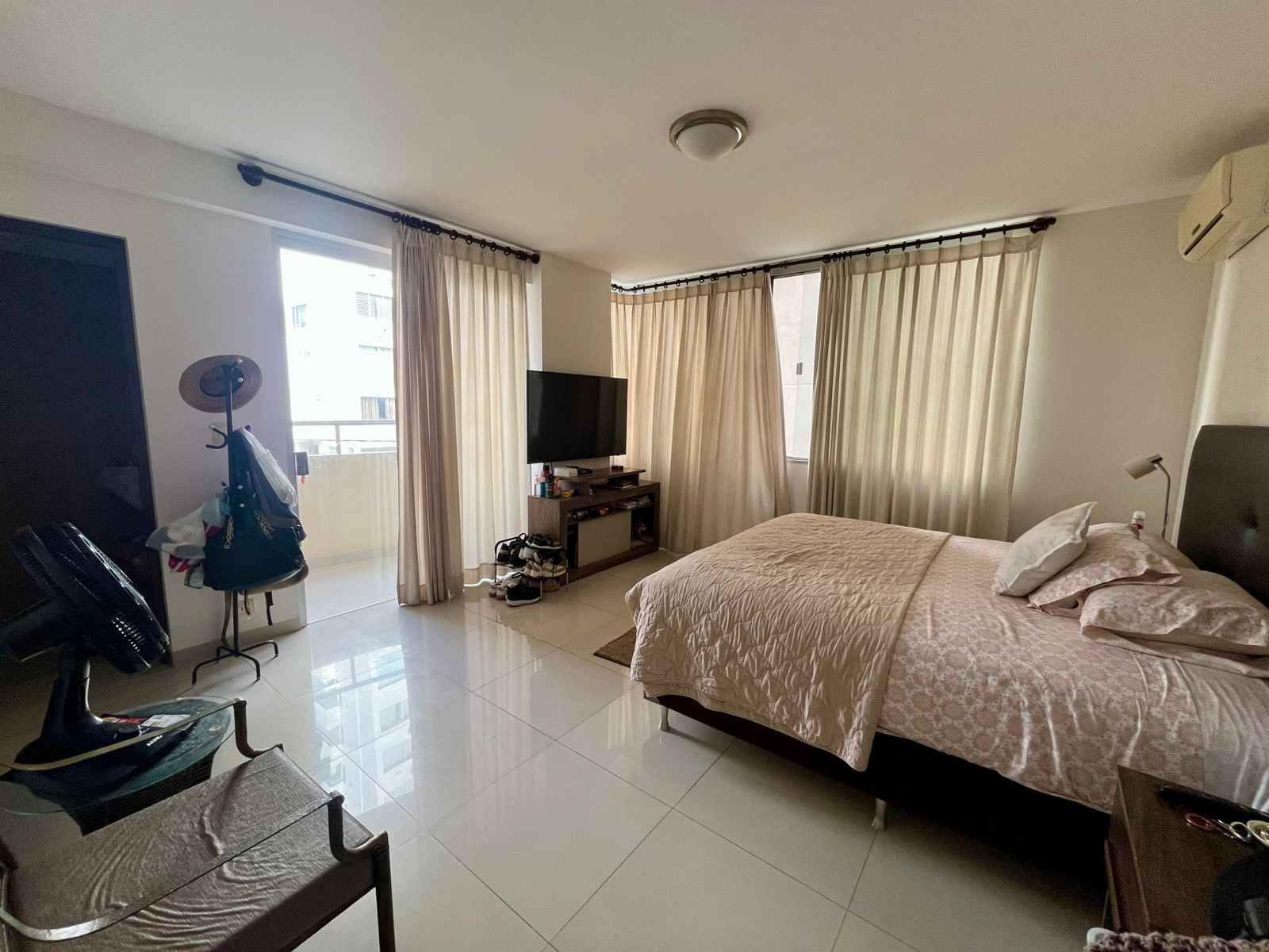 AMPLIO Y ELEGANTE DEPARTAMENTO EN ZONA SUR PARALELO AV. LAS AMERICAS - Photo 6