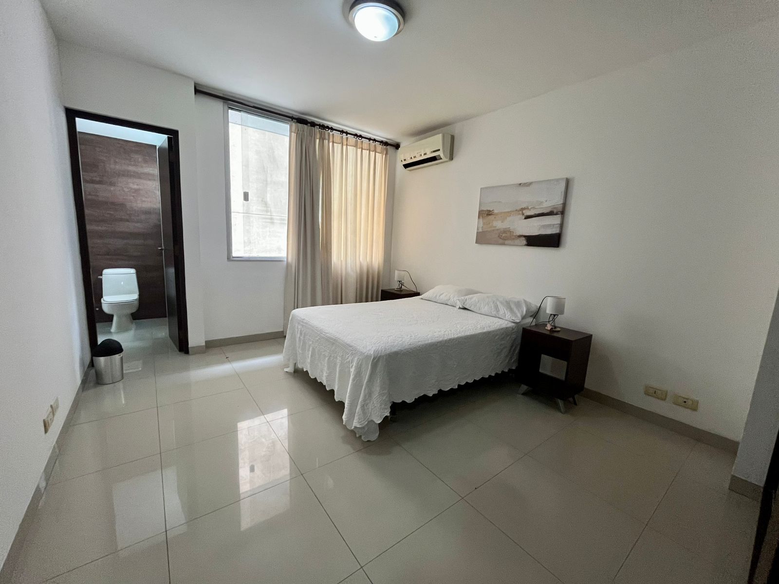 AMPLIO Y ELEGANTE DEPARTAMENTO EN ZONA SUR PARALELO AV. LAS AMERICAS - Photo 9
