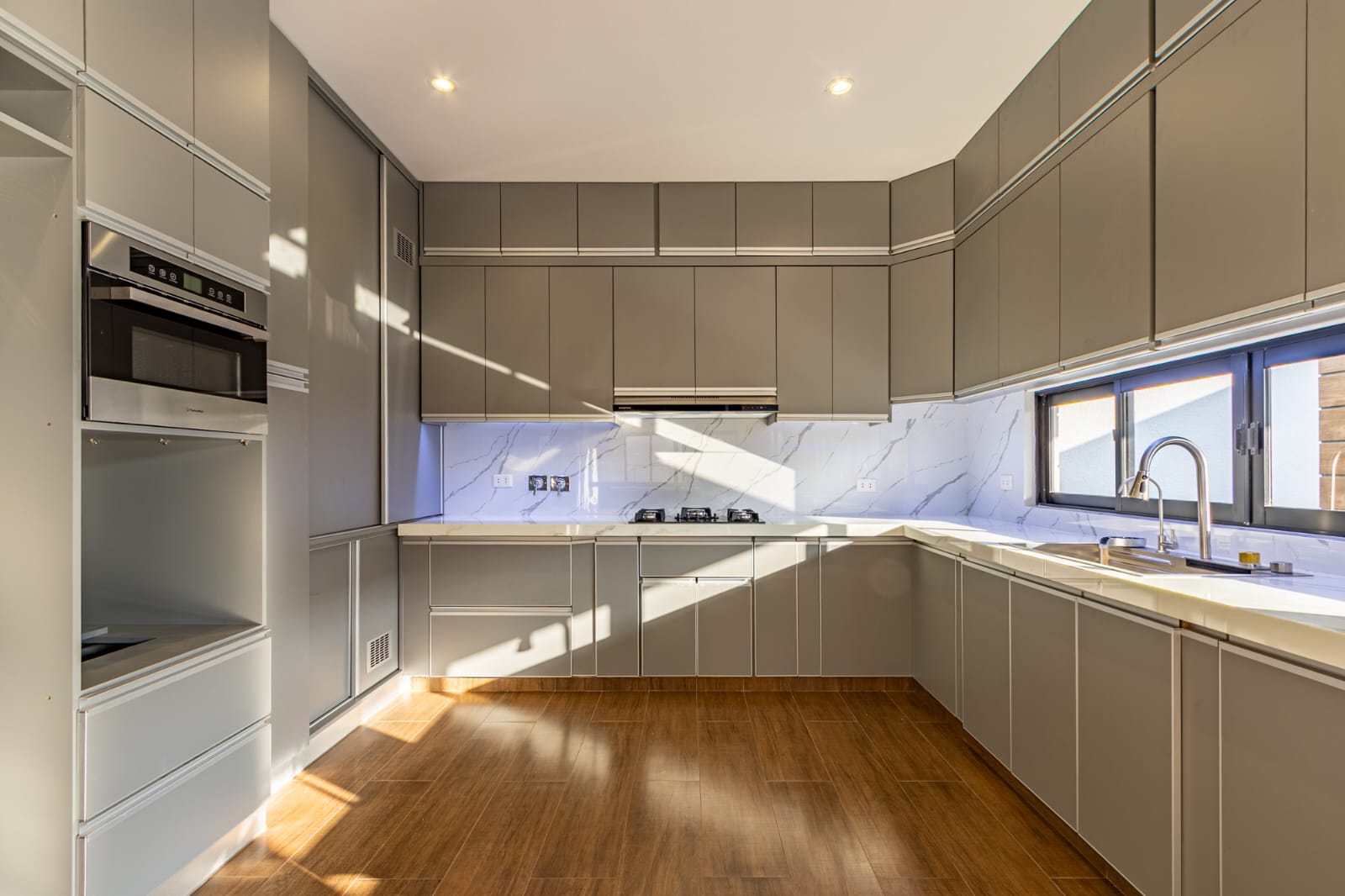 LUJOSA Y EXCLUSIVA CASA EN VENTA A ESTRENAR EN URUBO - Photo 11
