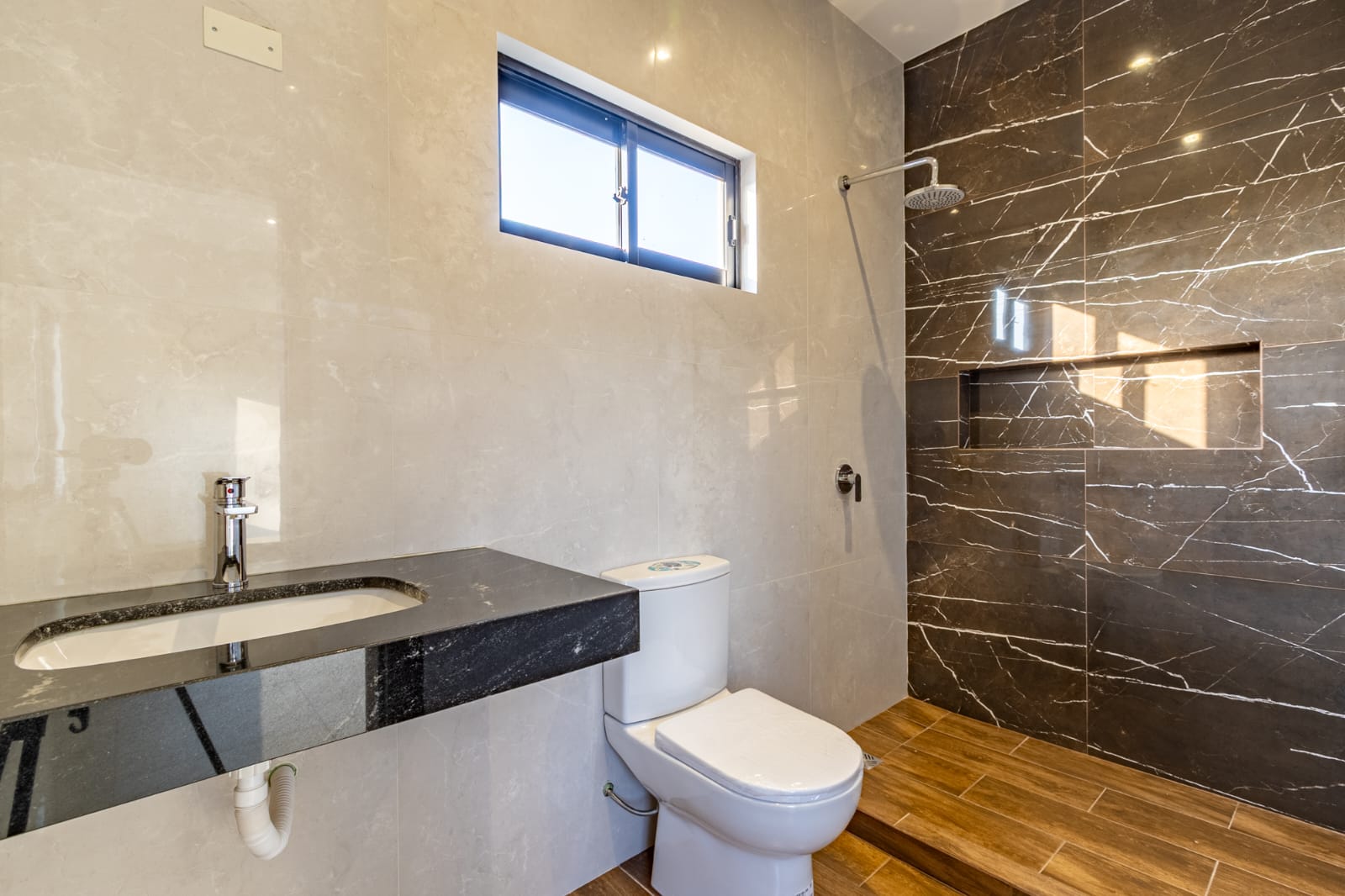 LUJOSA Y EXCLUSIVA CASA EN VENTA A ESTRENAR EN URUBO - Photo 16