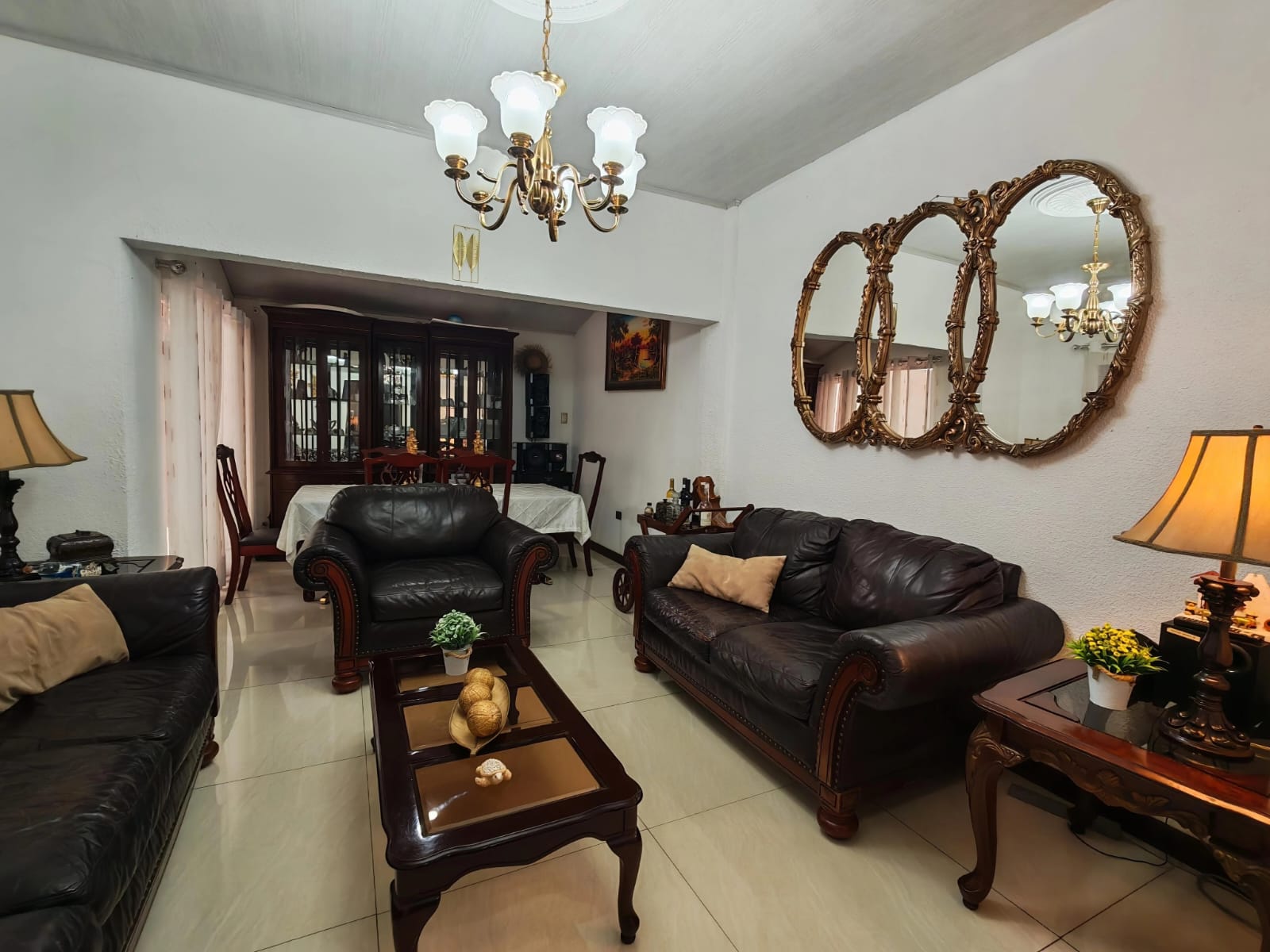 En Venta! Amplia Casa Comercial en Av. Alemana - Photo 15