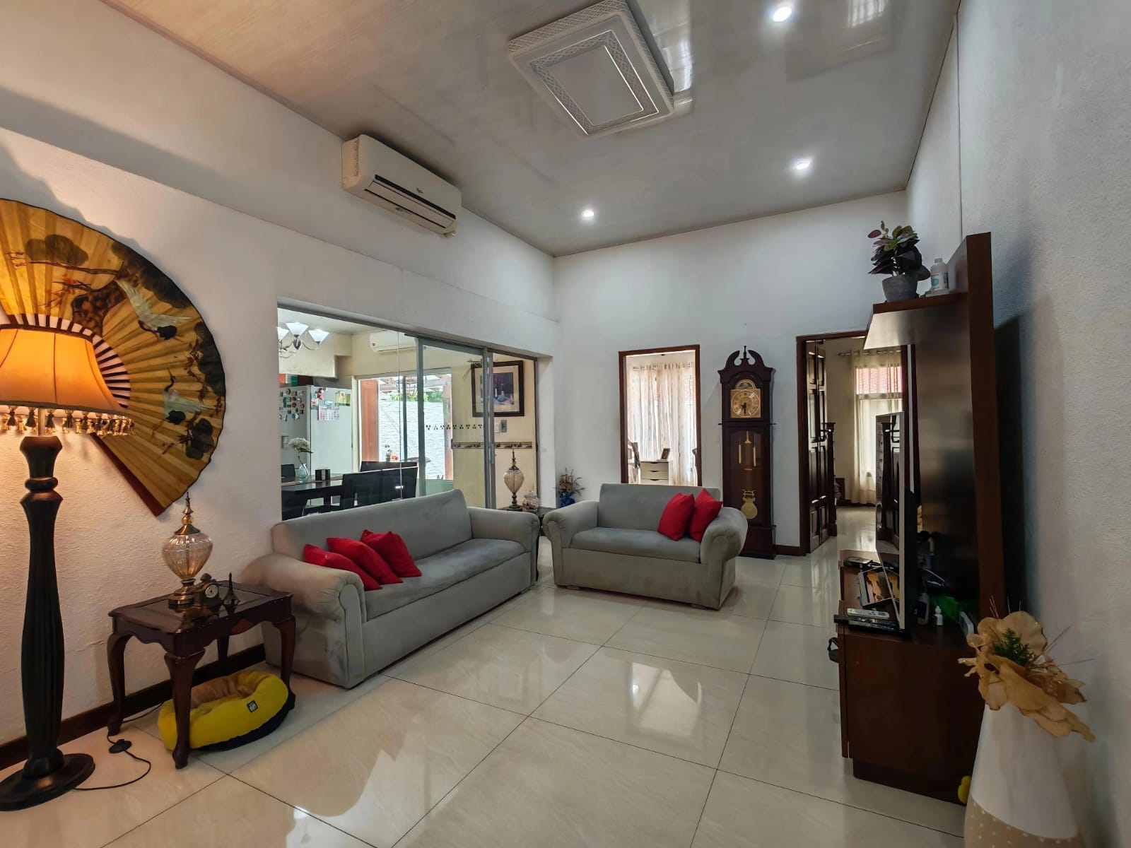 En Venta! Amplia Casa Comercial en Av. Alemana - Photo 17