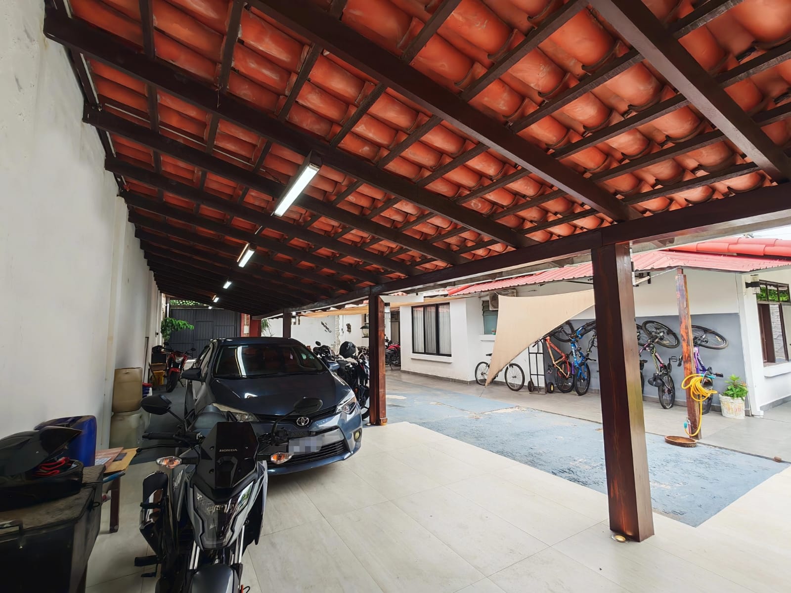 En Venta! Amplia Casa Comercial en Av. Alemana - Photo 6