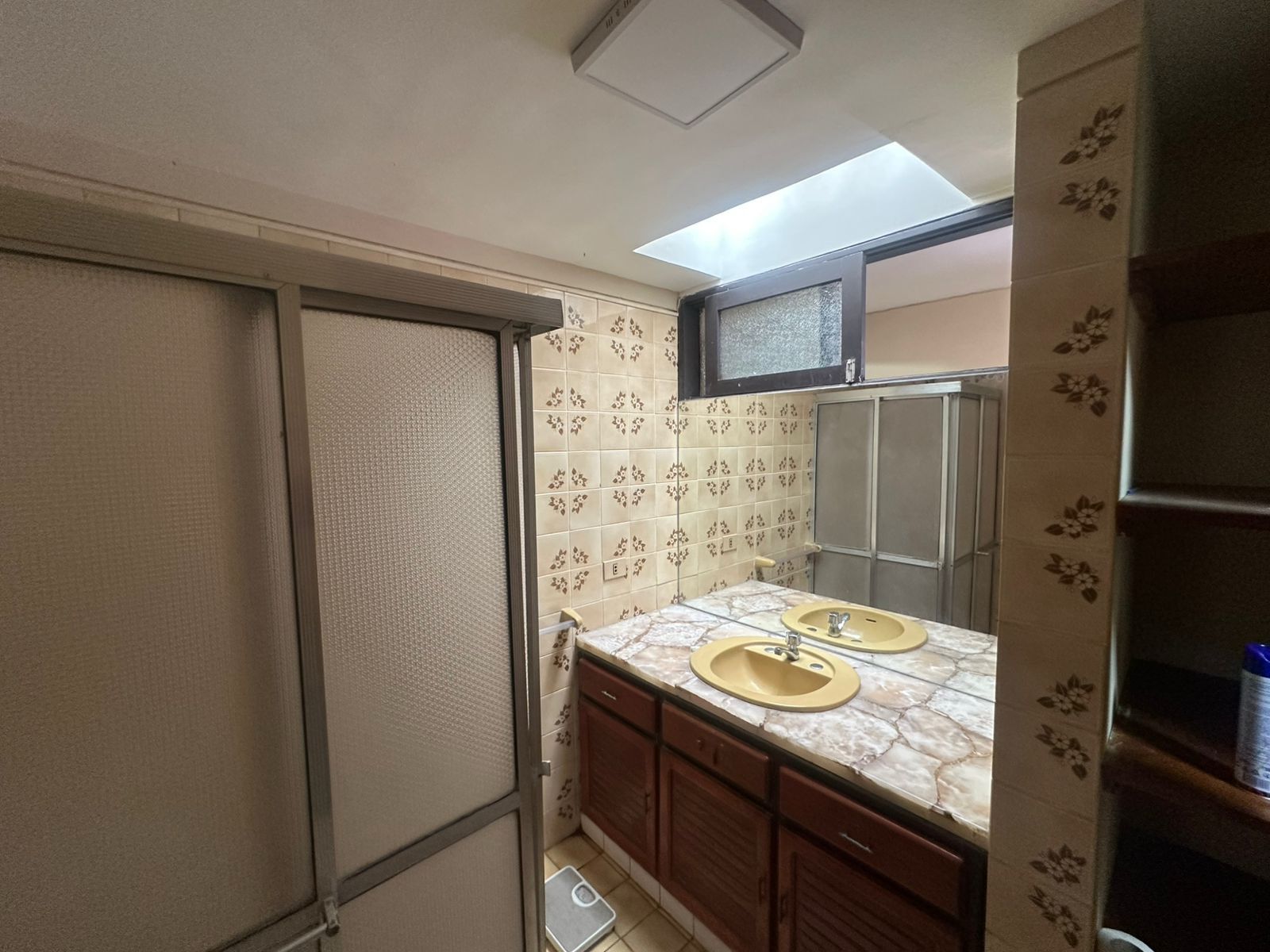 En Venta! Amplia Casa en Equipetrol - Photo 15