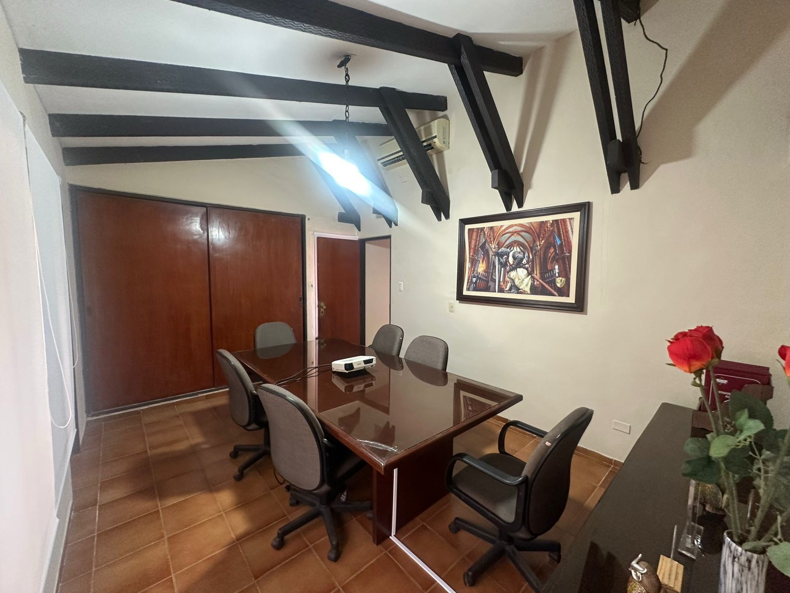 En Venta! Amplia Casa en Equipetrol - Photo 8