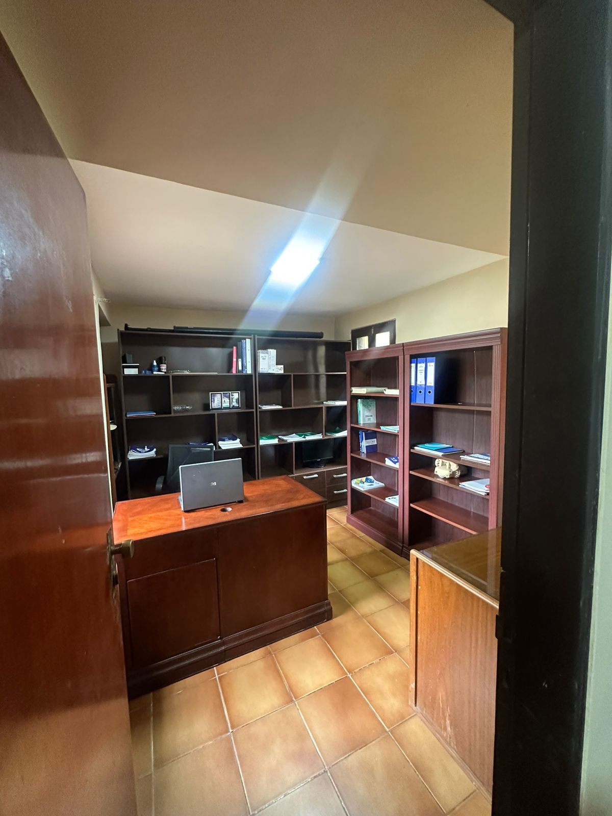 En Venta! Amplia Casa en Equipetrol - Photo 9
