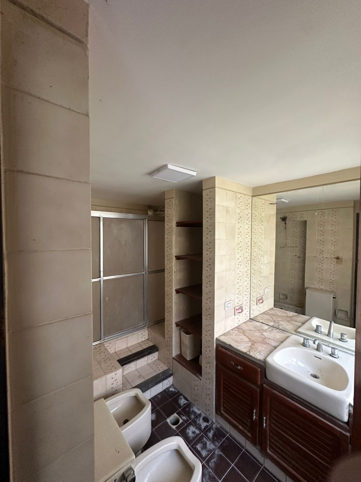 En Venta! Amplia Casa en Equipetrol - Photo 10