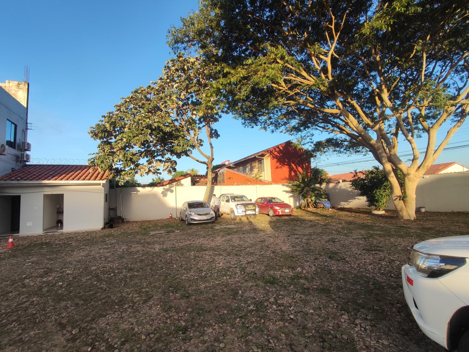 INMUEBLE EN VENTA EN ZONA SUR, SOBRE 5TO. ANILLO - Photo 9