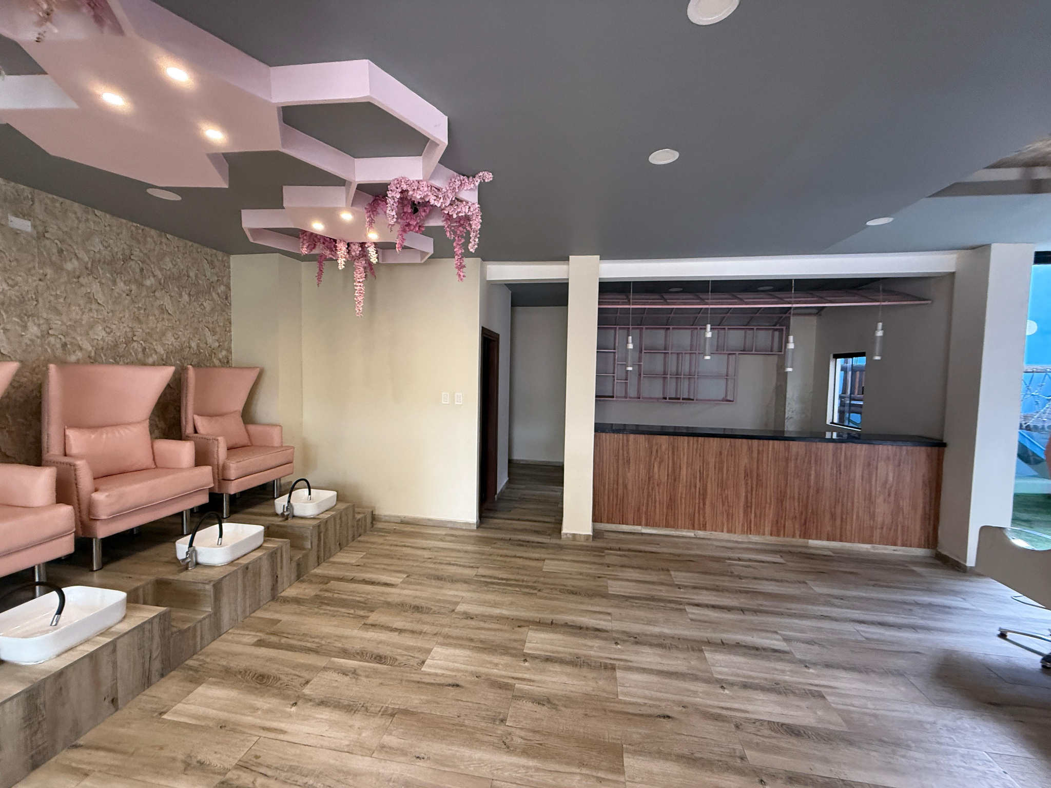 Edificio Comercial de 5 Niveles en Venta - Zona Norte - Photo 3