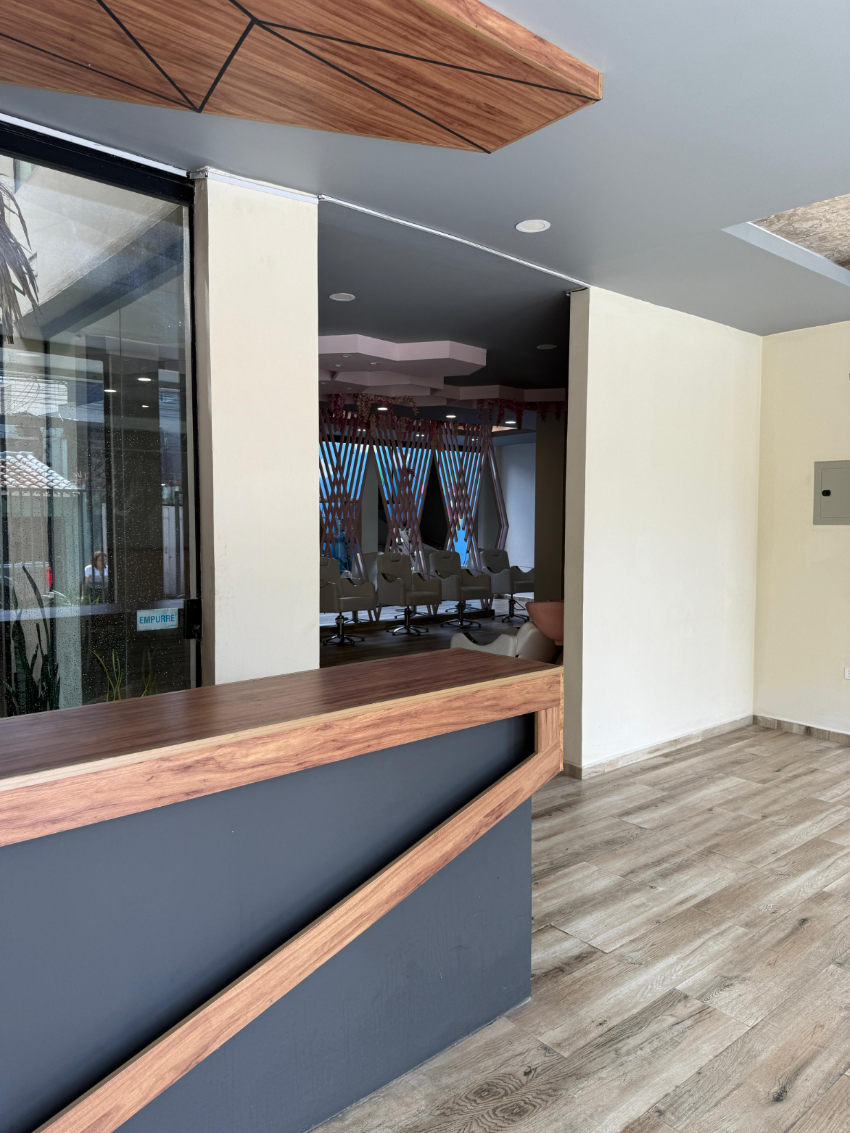 Edificio Comercial de 5 Niveles en Venta - Zona Norte - Photo 6
