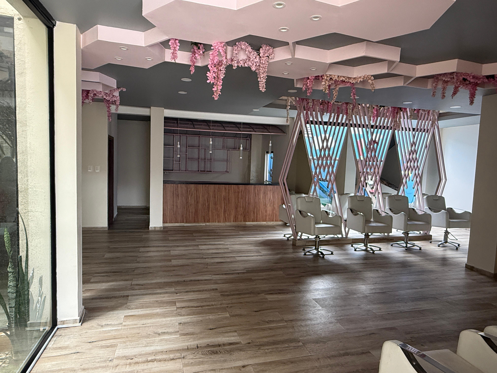 Edificio Comercial de 5 Niveles en Venta - Zona Norte - Photo 7