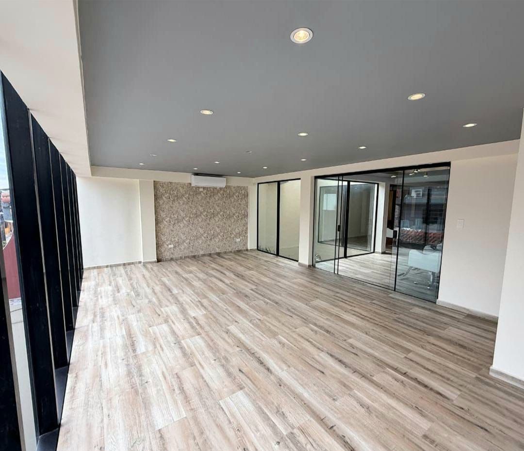 Edificio Comercial de 5 Niveles en Venta - Zona Norte - Photo 9