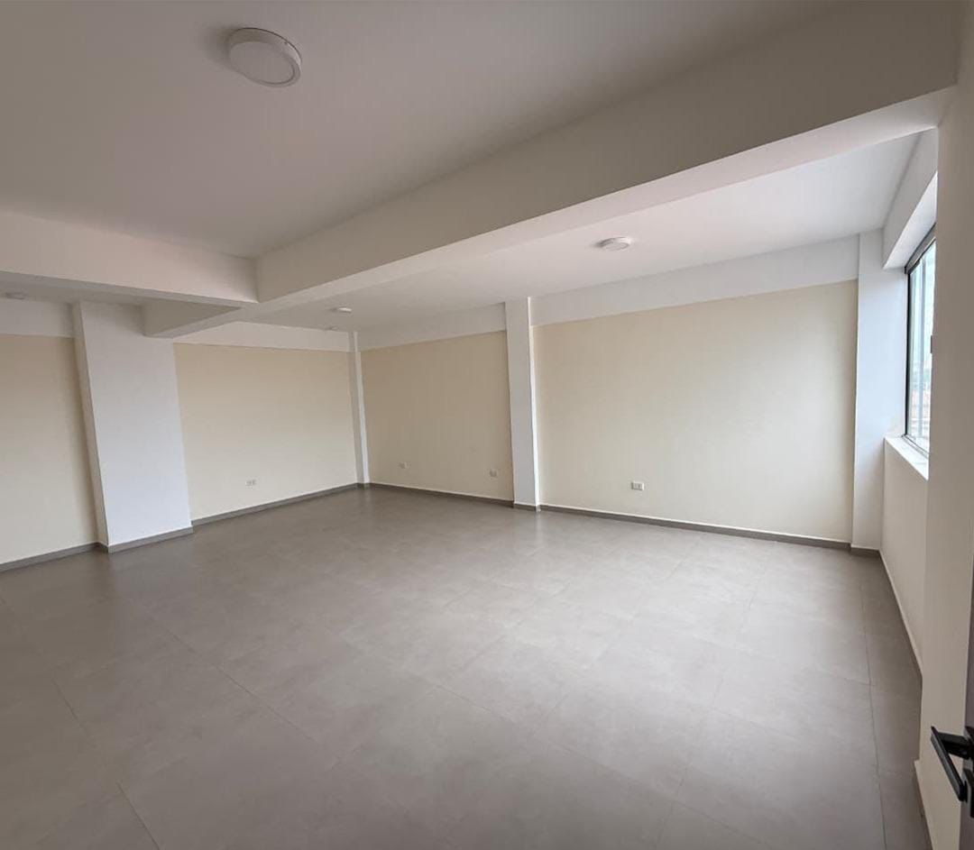Edificio Comercial de 5 Niveles en Venta - Zona Norte - Photo 10