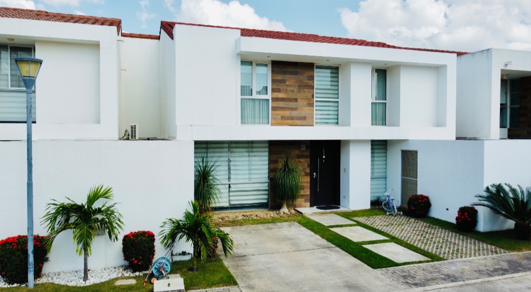 HERMOSA CASA EN VENTA – CONDOMINIO VILLA FÁTIMA - Photo 4