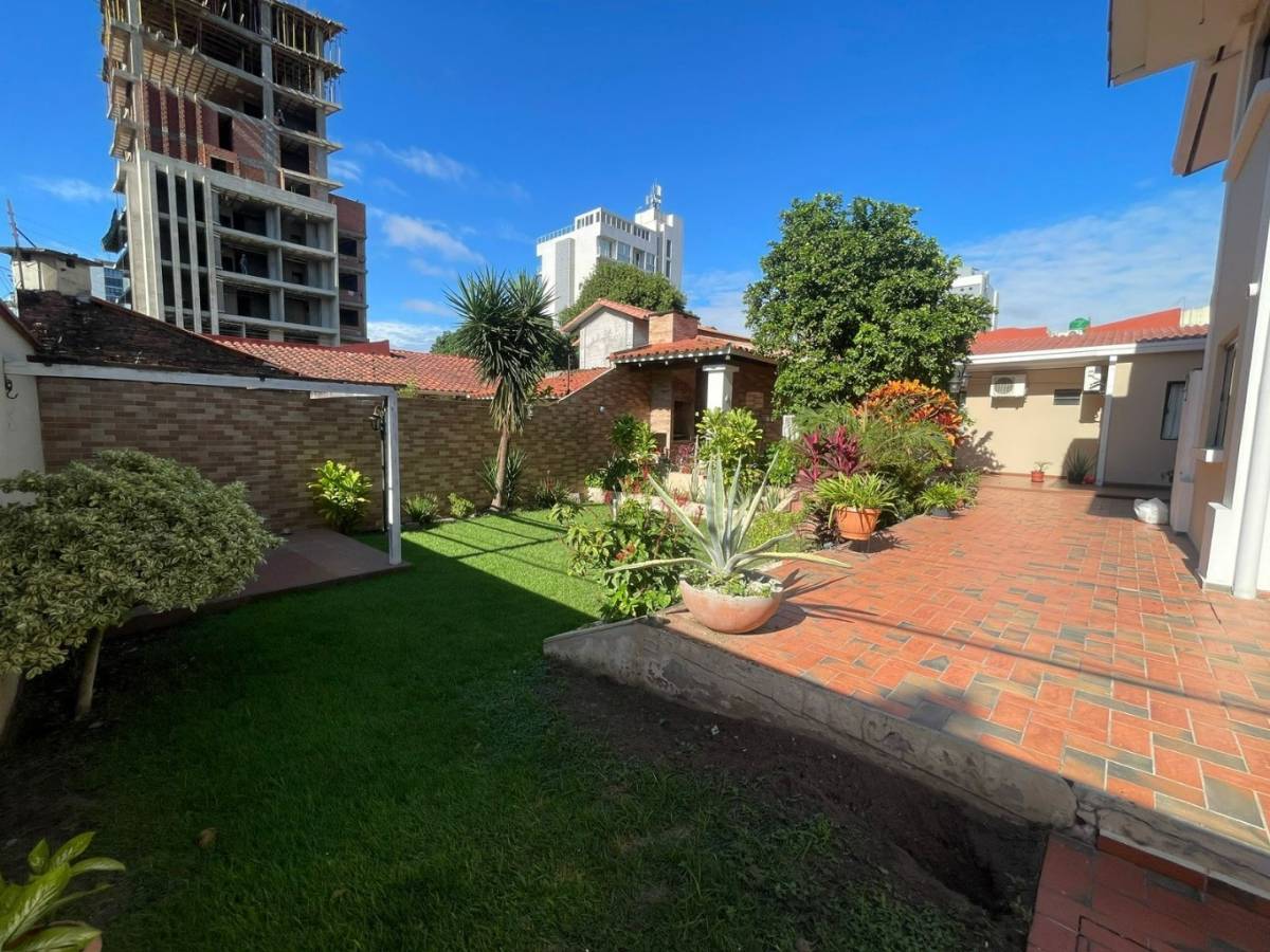 CASA COMERCIAL EN VENTA EN BRIGIDA CON 3 DEPARTAMENTOS Y 1 LOCAL COMERCIAL - Photo 2