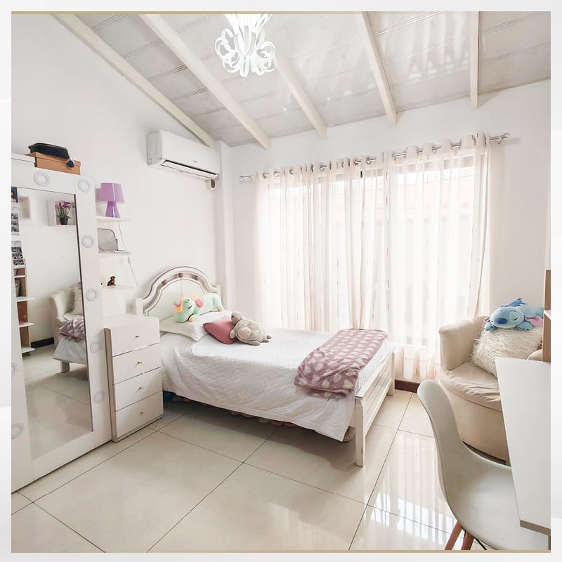 Hermosa Y Amplia Casa Comercial En Venta! - Photo 11