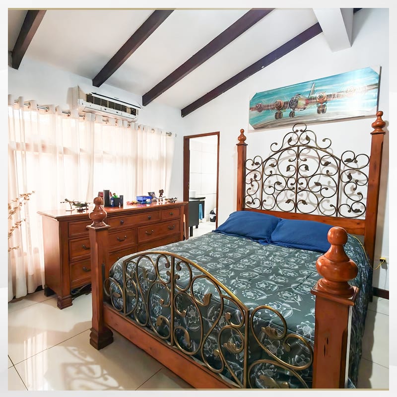Hermosa Y Amplia Casa Comercial En Venta! - Photo 13