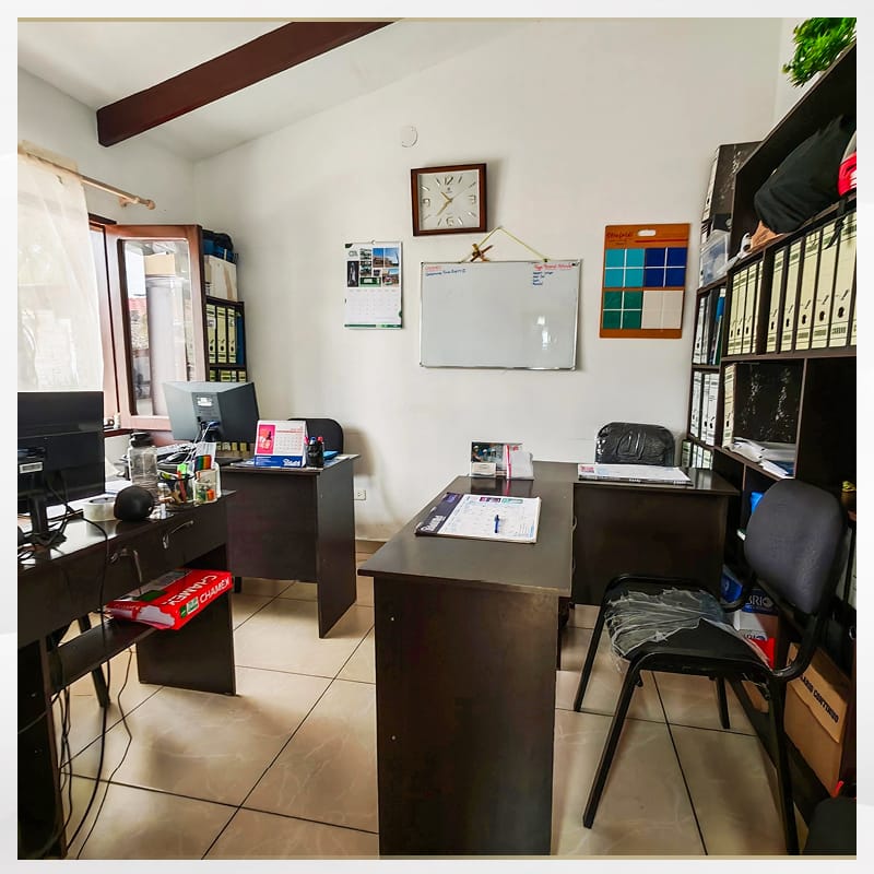 Hermosa Y Amplia Casa Comercial En Venta! - Photo 5