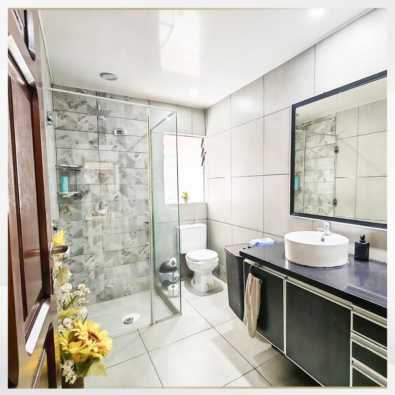 Hermosa Y Amplia Casa Comercial En Venta! - Photo 9