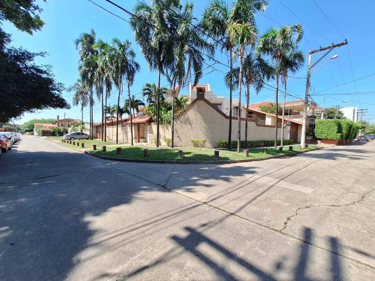 Casa Amplia en Venta Zona Noreste