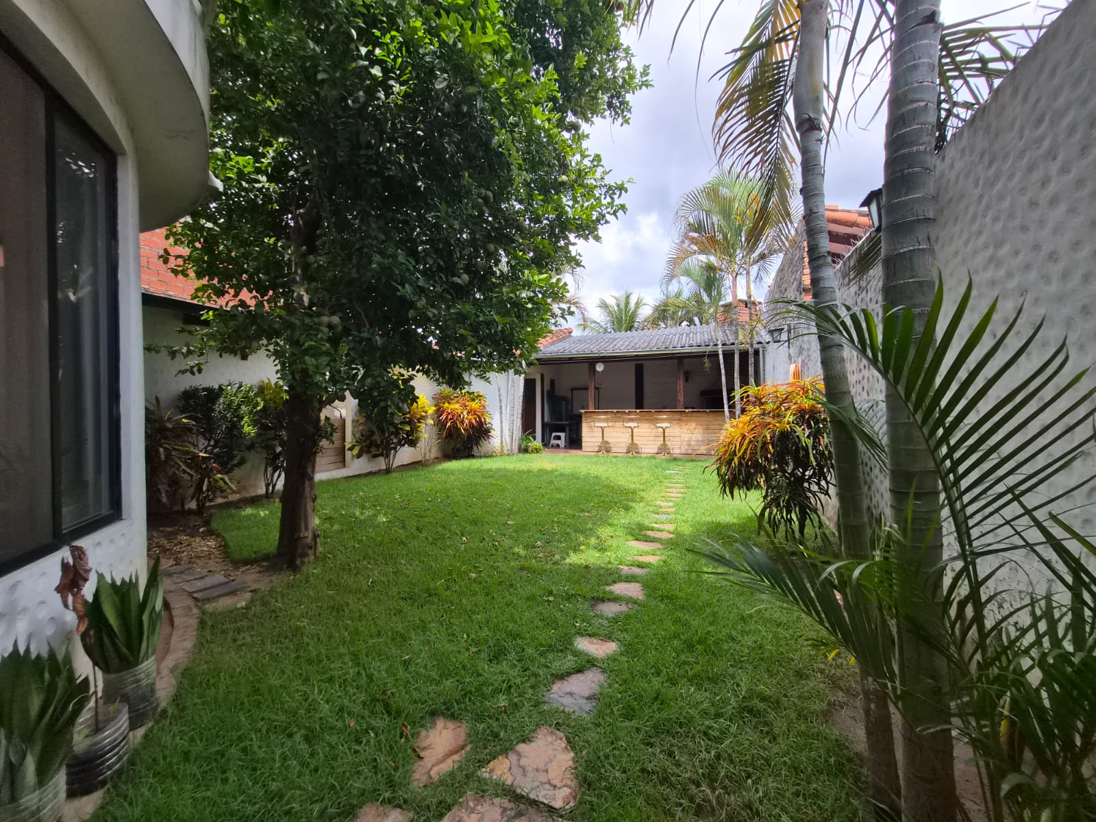 Hermosa Casa de 2 Plantas en Venta - Photo 2