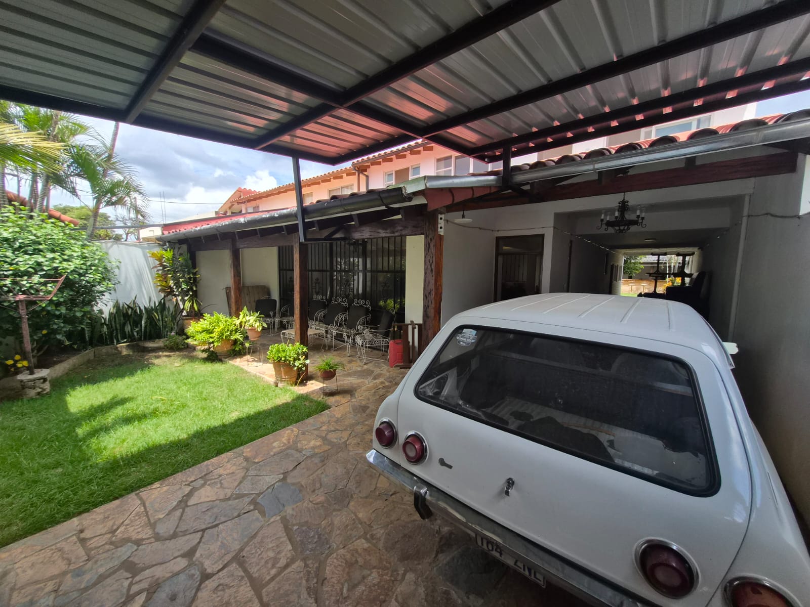 Hermosa Casa de 2 Plantas en Venta - Photo 17