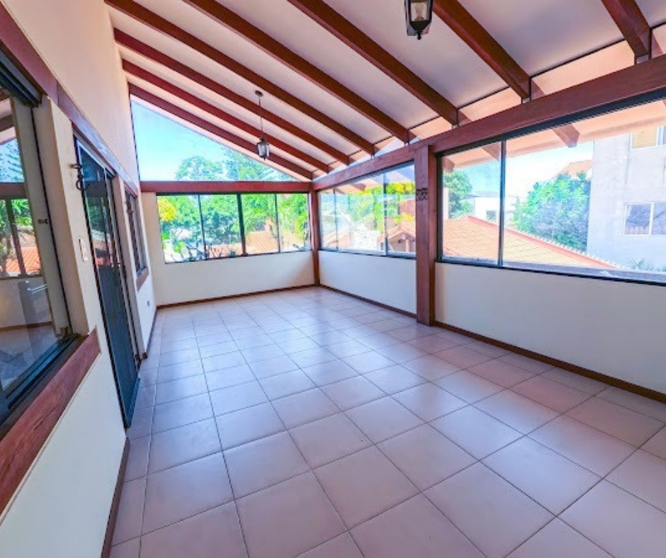 EN VENTA CASA DE DOS PLANTAS CON SECTOR COMERCIAL - Photo 14