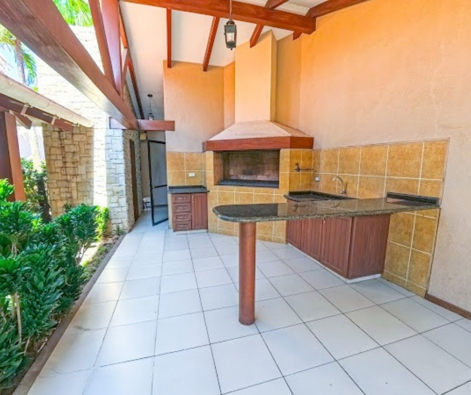 EN VENTA CASA DE DOS PLANTAS CON SECTOR COMERCIAL - Photo 17