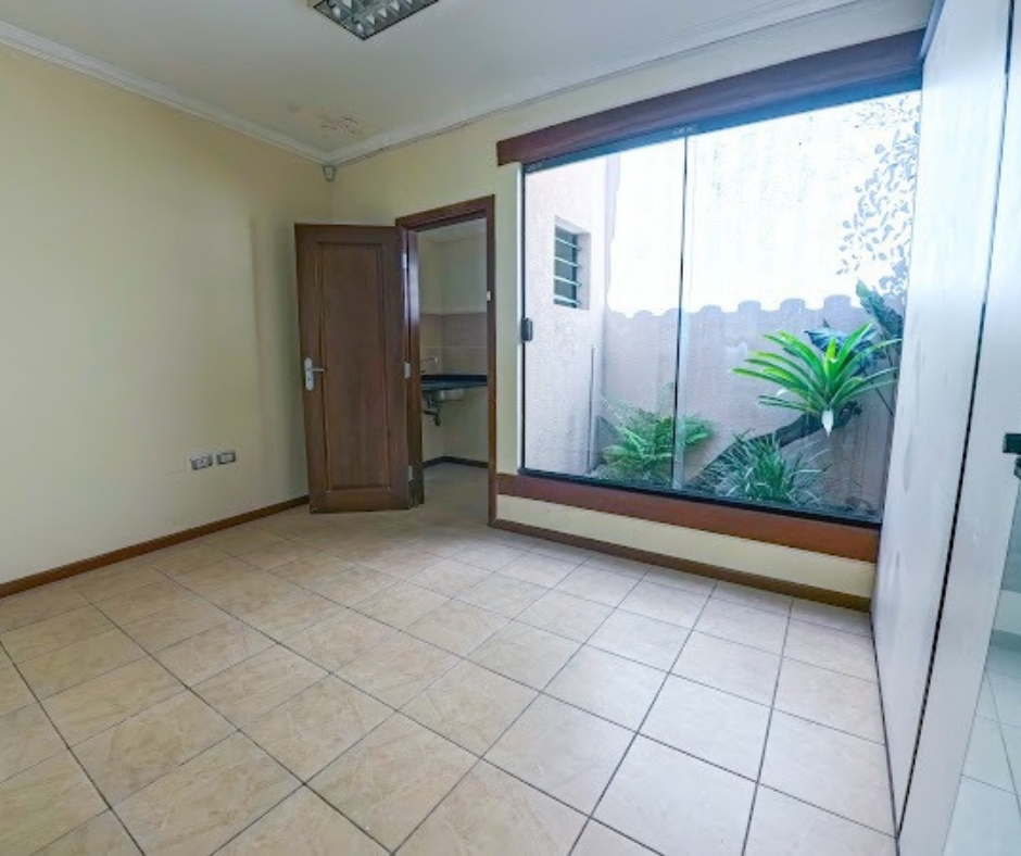 EN VENTA CASA DE DOS PLANTAS CON SECTOR COMERCIAL - Photo 19