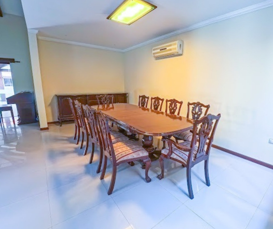 EN VENTA CASA DE DOS PLANTAS CON SECTOR COMERCIAL - Photo 4