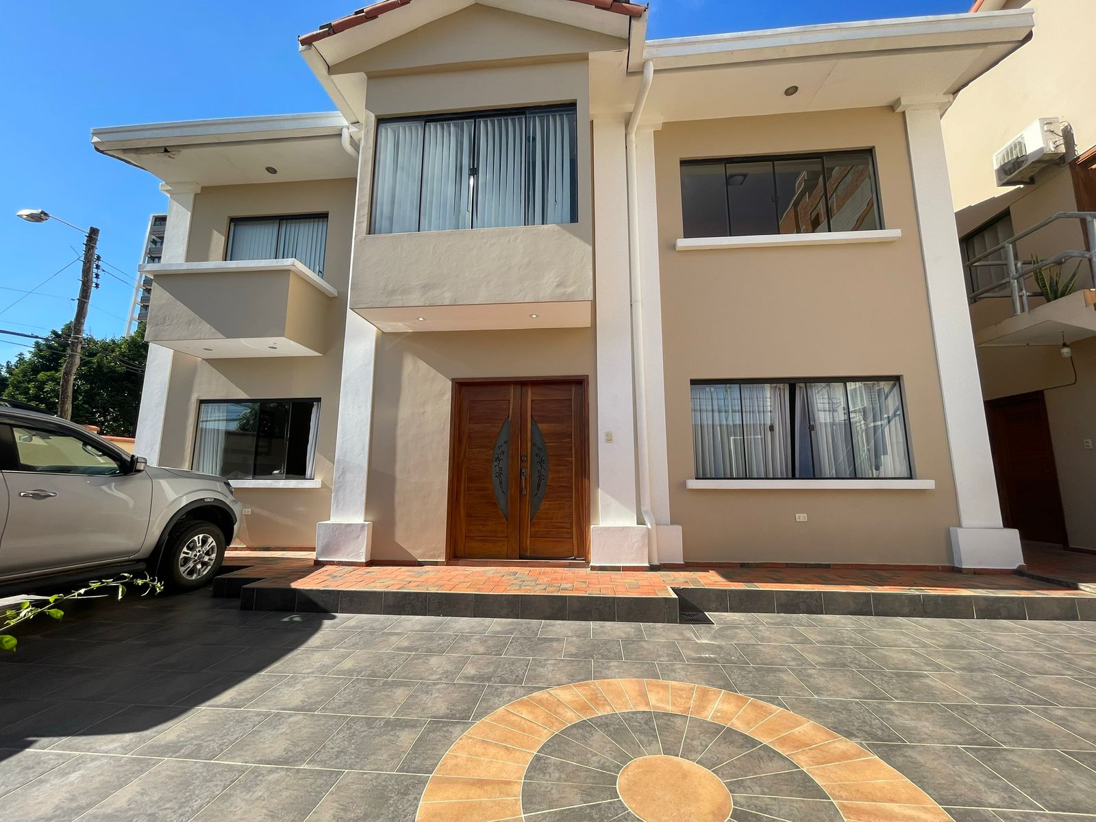CASA COMERCIAL EN VENTA EN BRIGIDA