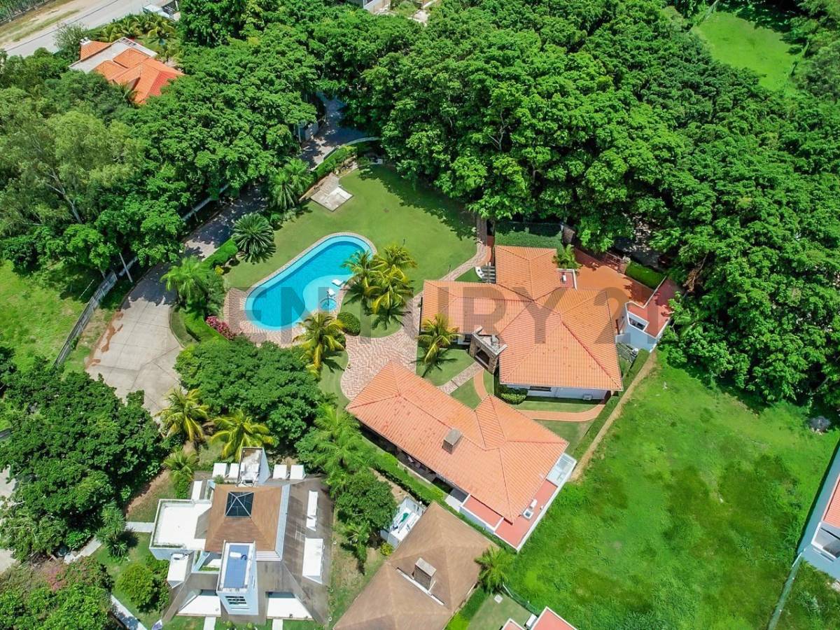 BELLÍSIMA CASA EN VENTA - CONDOMINIO ZONA NORTE - Photo 2