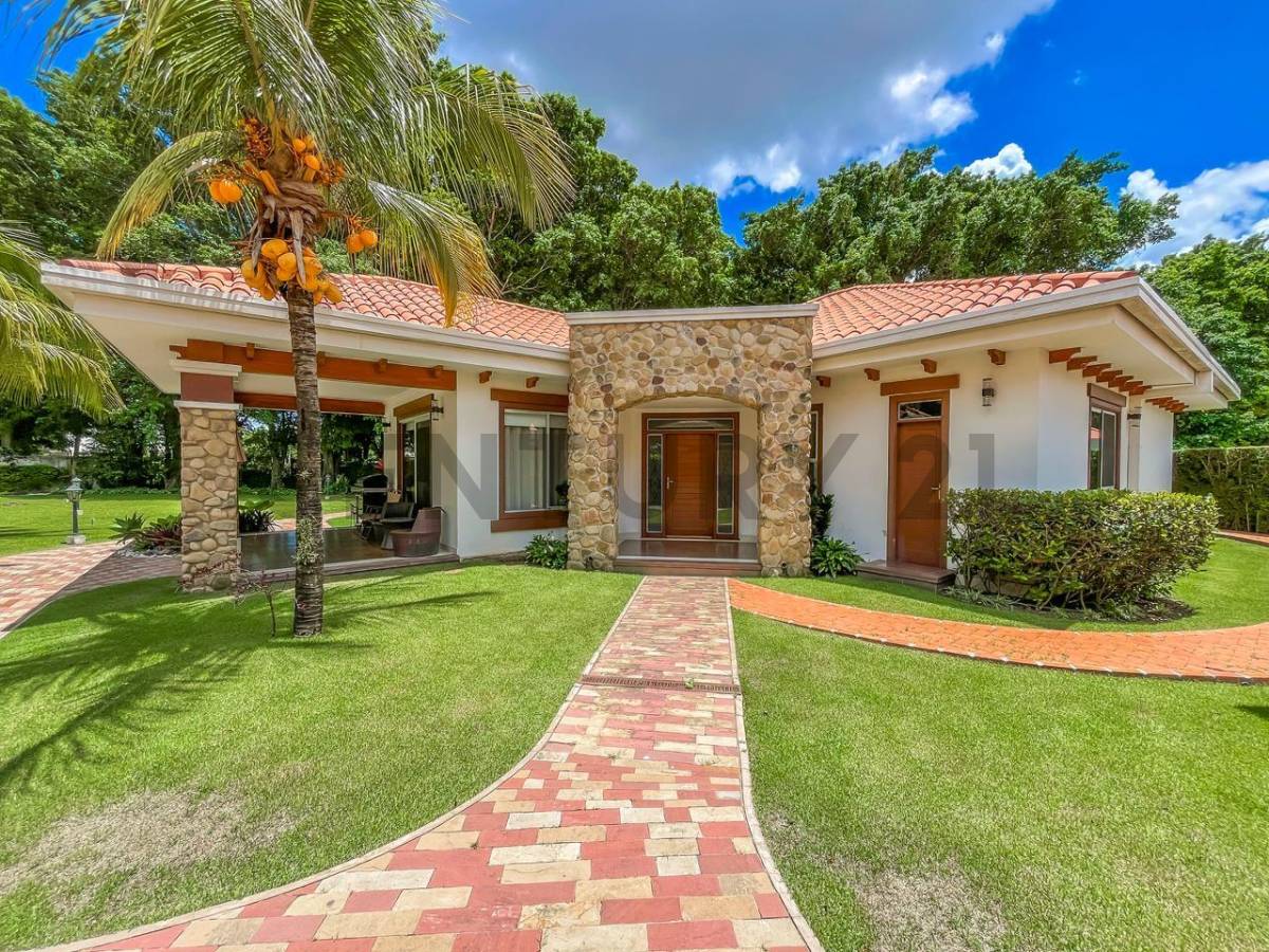 BELLÍSIMA CASA EN VENTA - CONDOMINIO ZONA NORTE - Photo 3