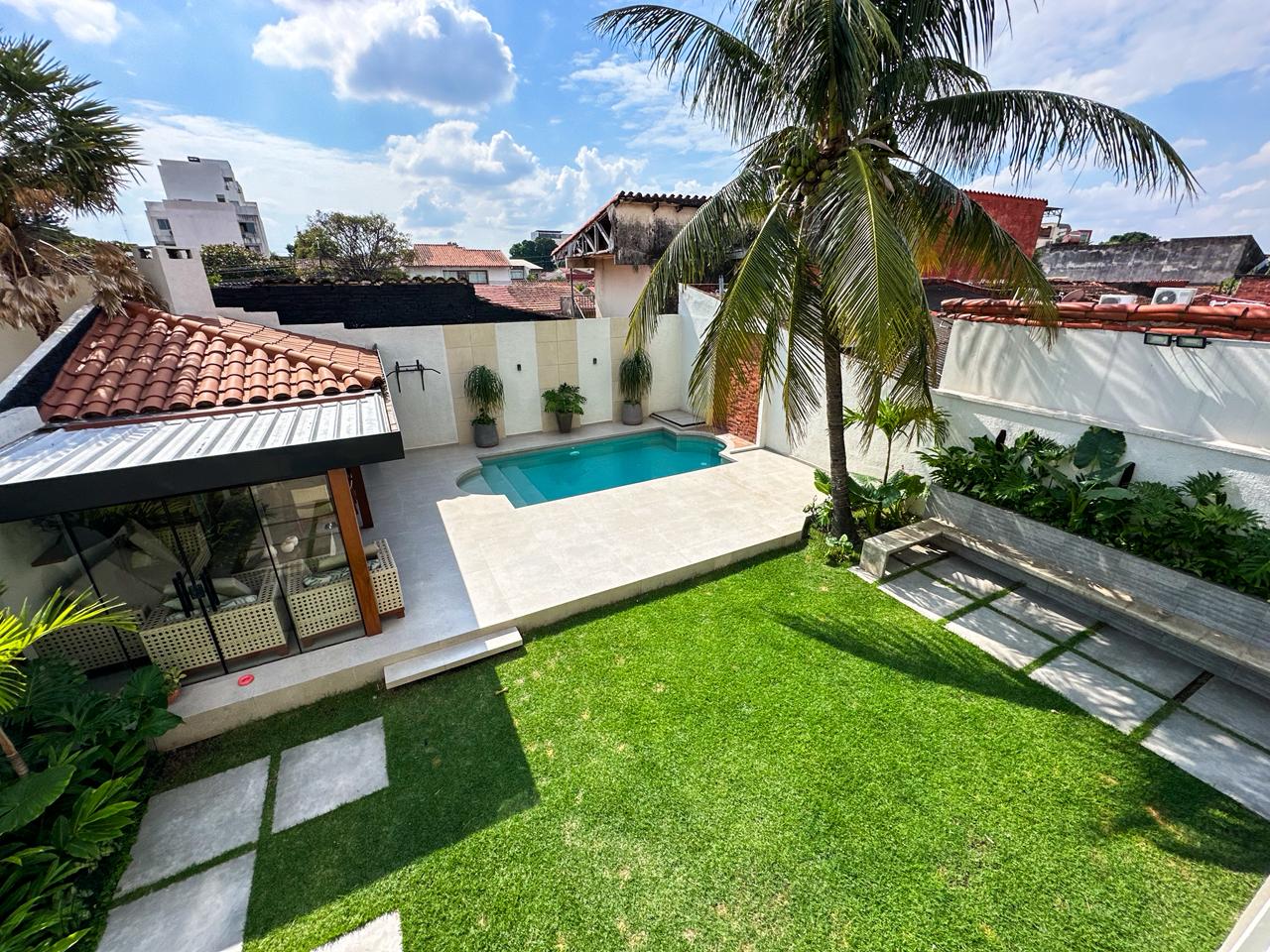ESPECTACULAR CASA SOBRE AVENIDA EN VENTA - Photo 2