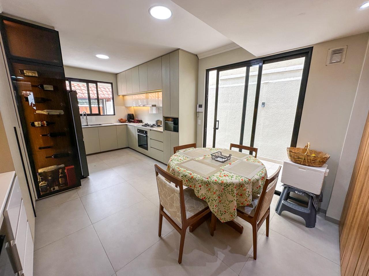 ESPECTACULAR CASA EN VENTA SOBRE AVENIDA - Photo 10