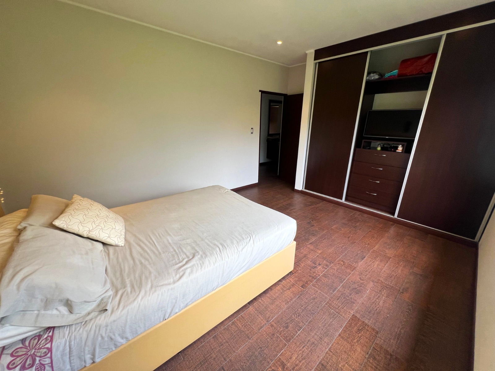 CASA EN VENTA – CONDOMINIO LOS PARQUES II (URUBÓ) - Photo 14
