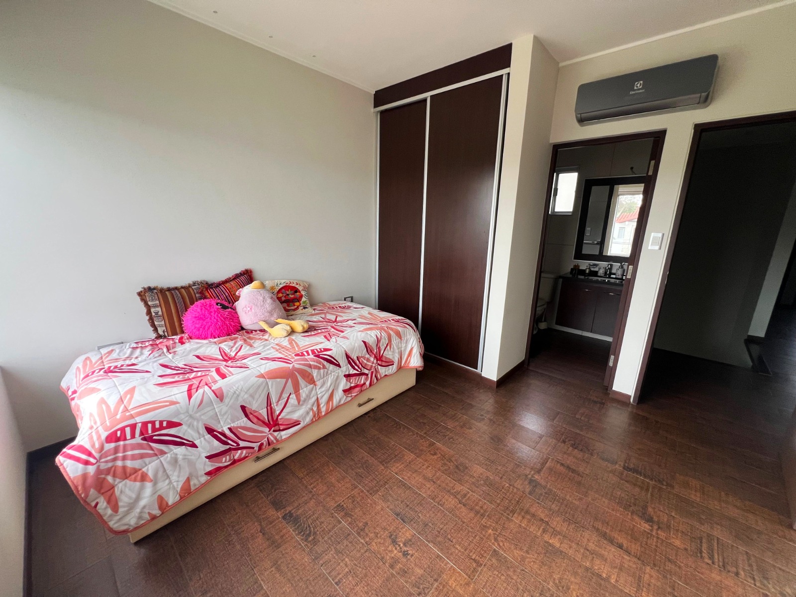 CASA EN VENTA – CONDOMINIO LOS PARQUES II (URUBÓ) - Photo 17