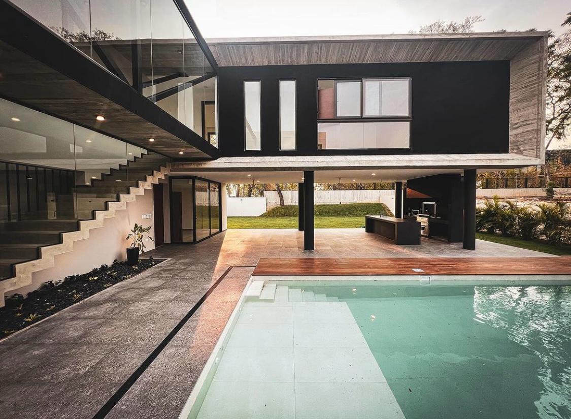 CASA DE LUJO EN VENTA - LA HACIENDA DEL URUBO