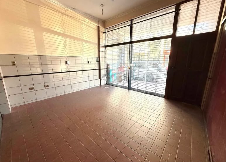 Edificio Comercial en Venta – Zona Mercado Los Pozos | Alta rentabilidad - Photo 5