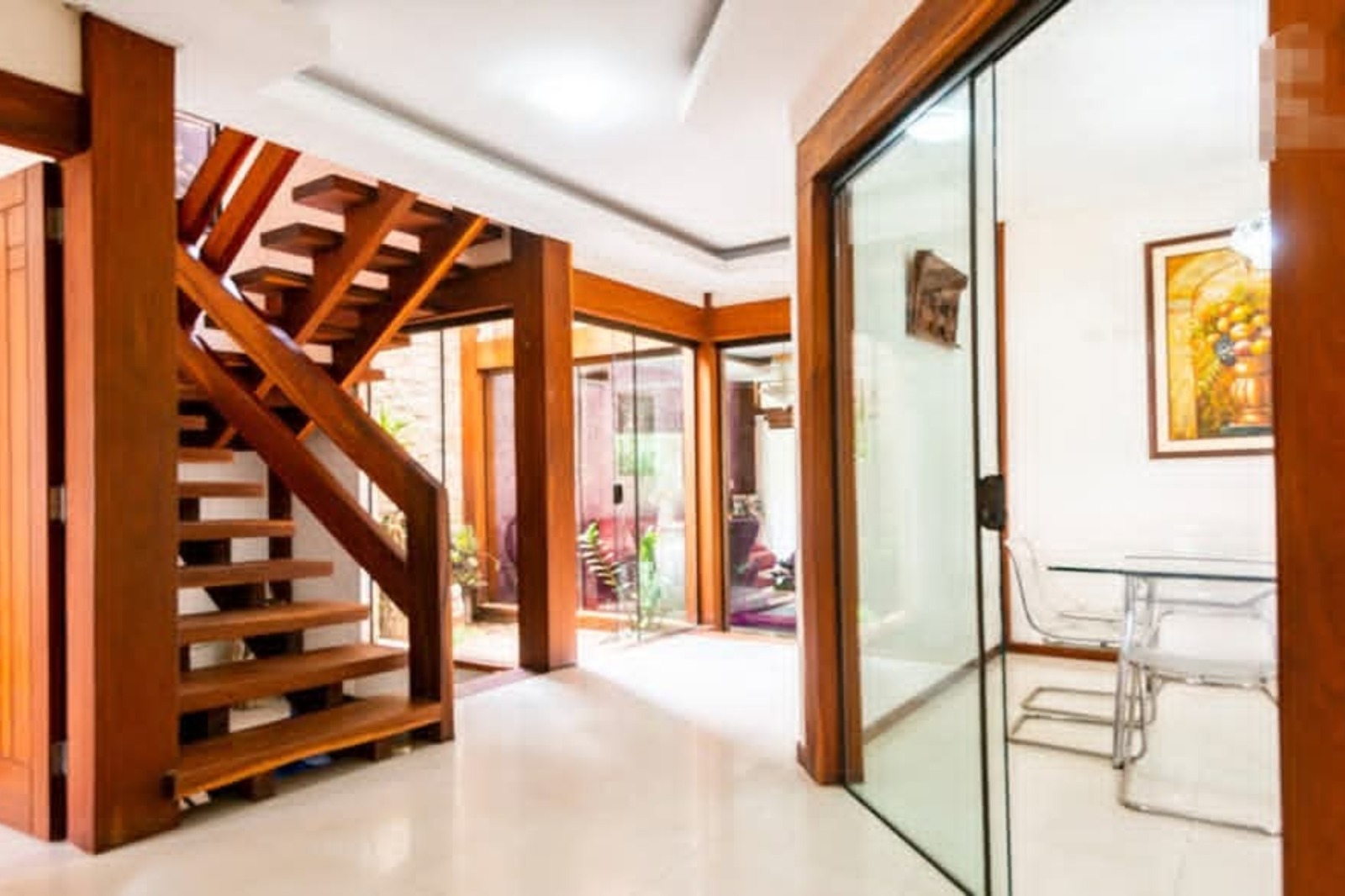 LUJO Y CALIDEZ EN FINOS ACABADOS DE MADERA – CASA EN VENTA EN SANTA CRUZ - Photo 11