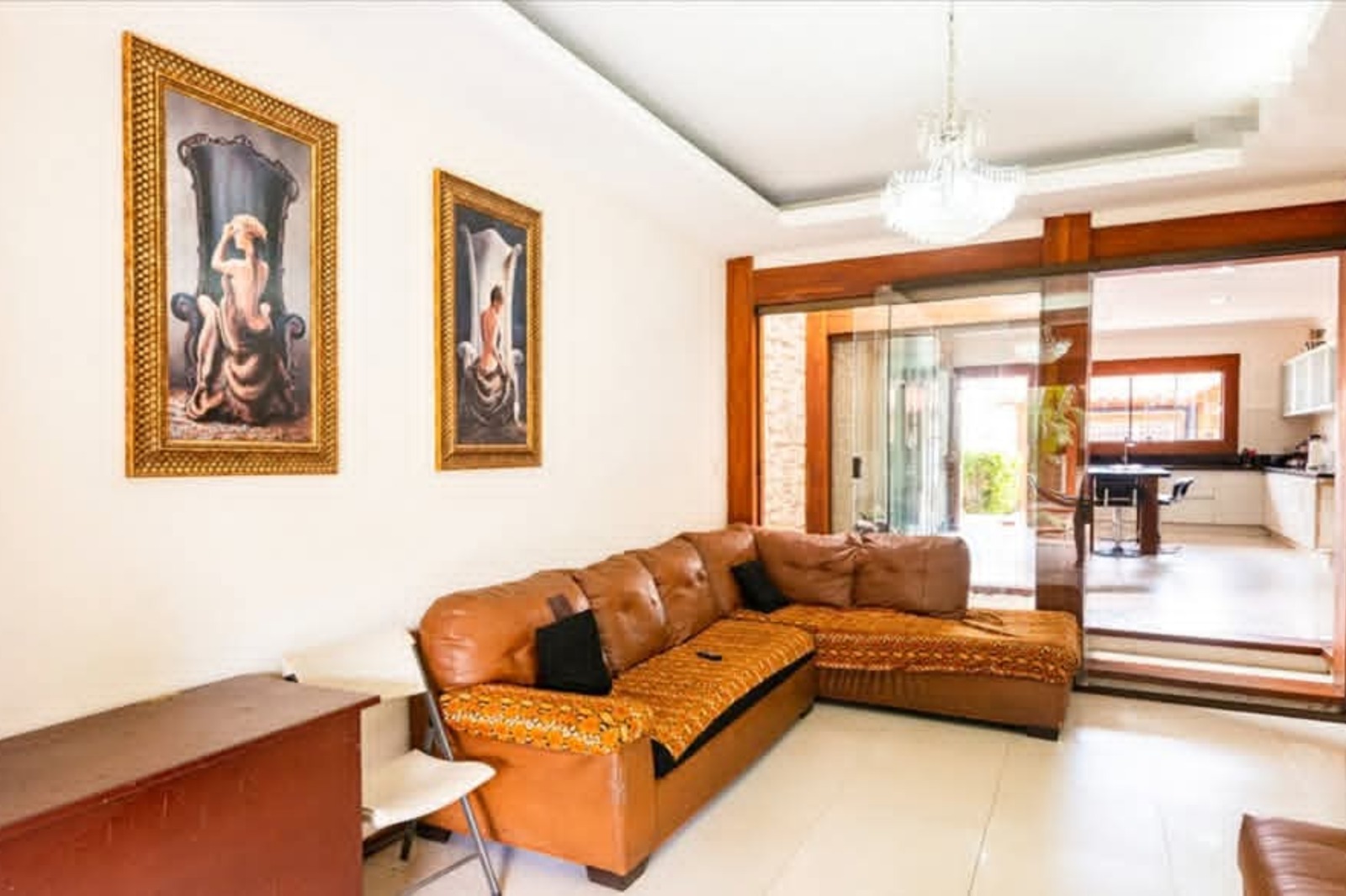 LUJO Y CALIDEZ EN FINOS ACABADOS DE MADERA – CASA EN VENTA EN SANTA CRUZ - Photo 13