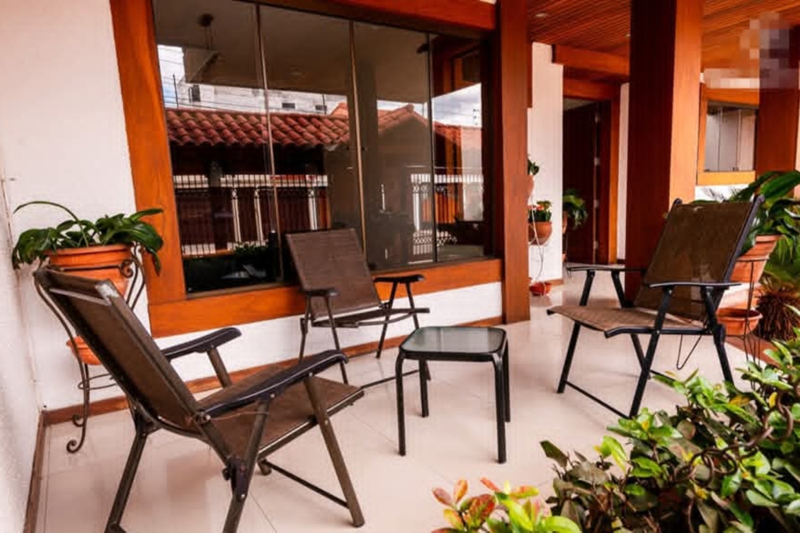 LUJO Y CALIDEZ EN FINOS ACABADOS DE MADERA – CASA EN VENTA EN SANTA CRUZ - Photo 7