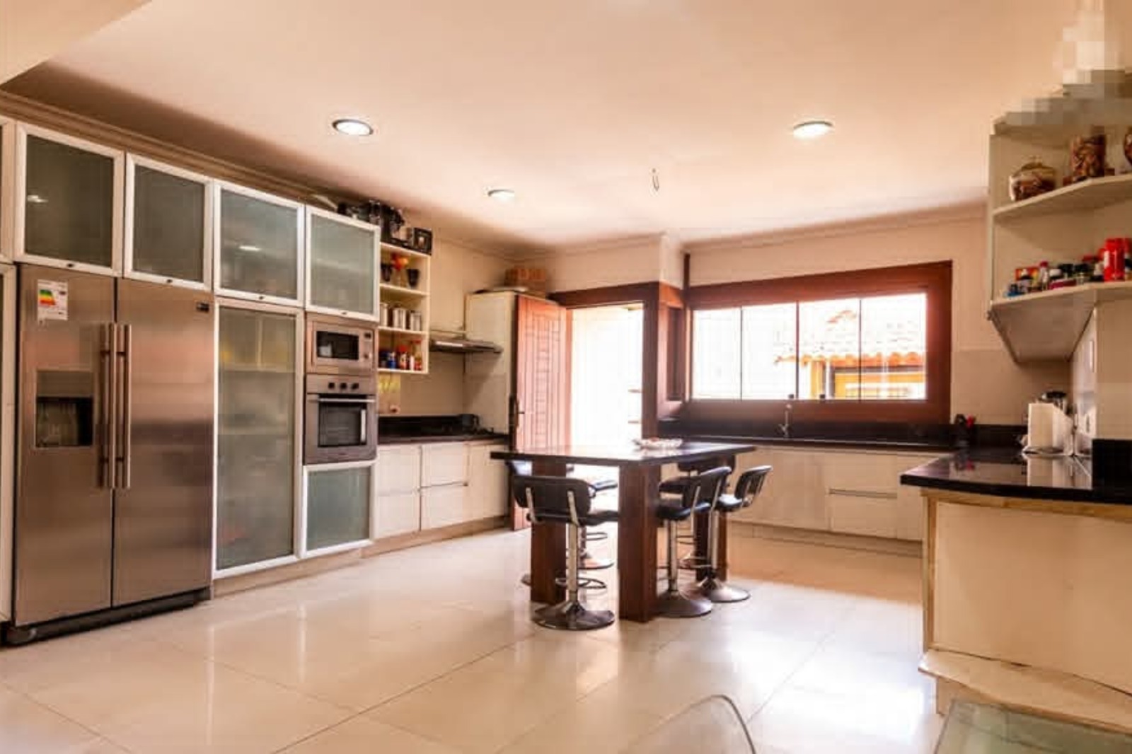 LUJO Y CALIDEZ EN FINOS ACABADOS DE MADERA – CASA EN VENTA EN SANTA CRUZ - Photo 8