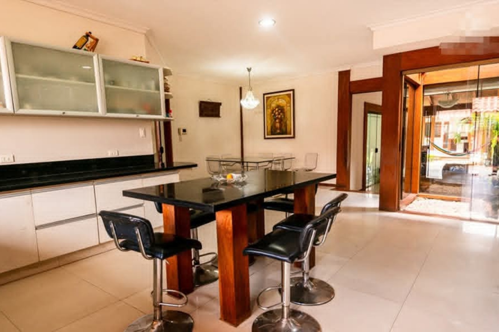 LUJO Y CALIDEZ EN FINOS ACABADOS DE MADERA – CASA EN VENTA EN SANTA CRUZ - Photo 9