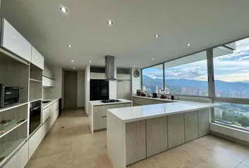 Casa en Altos Del Poblado, Medellín - Photo 5
