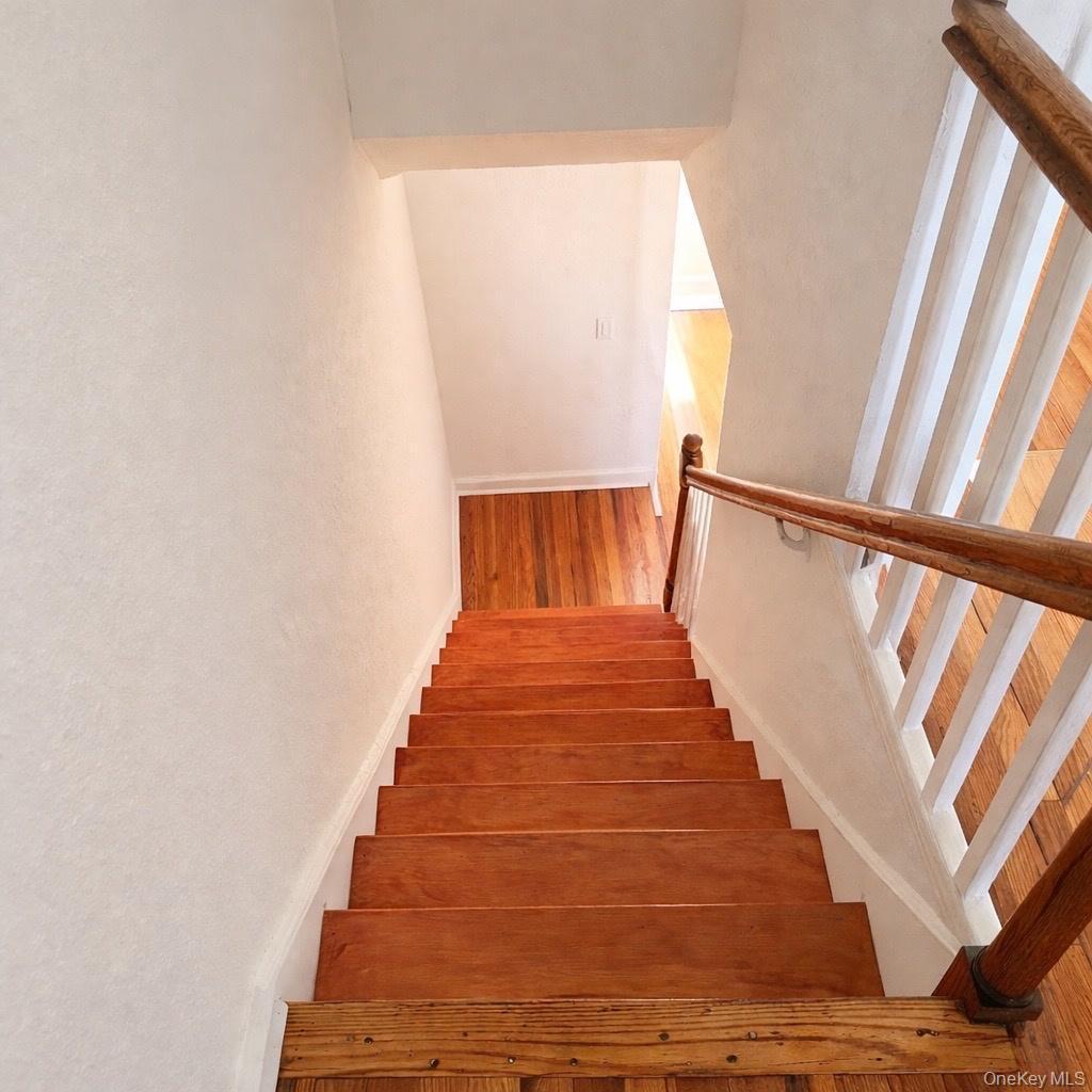 5 beds bed 2.5 baths bath in 1249 E 223rd St, Bronx, NY 10466 - Photo 11