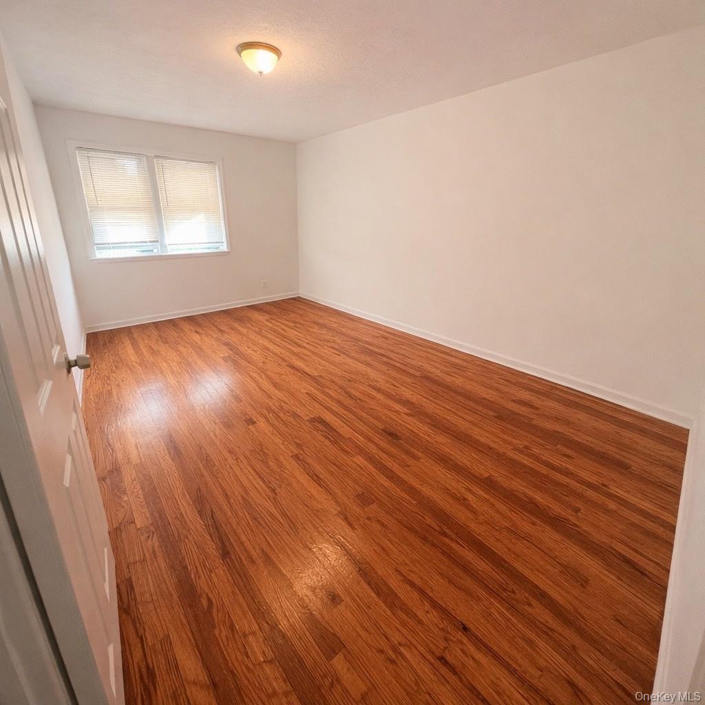 5 beds bed 2.5 baths bath in 1249 E 223rd St, Bronx, NY 10466 - Photo 12